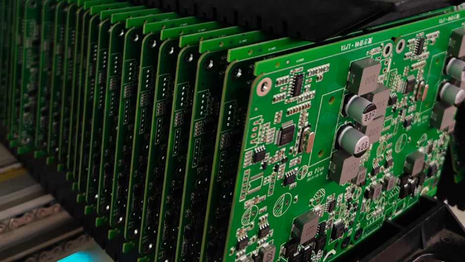 PCBA 공장의 전 공정 품질 모니터링 시스템 해독