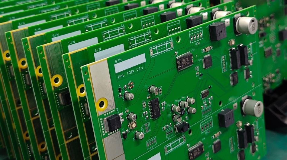 글로벌 PCBA 공장 협업 모델 분석: 과제와 기회